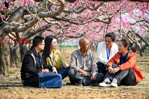 时代专论丨树立和践行正确政绩观，起决定性作用的是党性