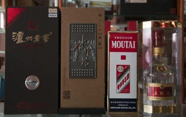 A股风格切换，白酒板块直线拉升！水井坊等涨停，贵州茅台最高涨超3%